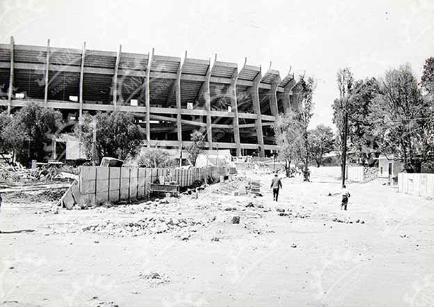 1965 - Estadio Azteca